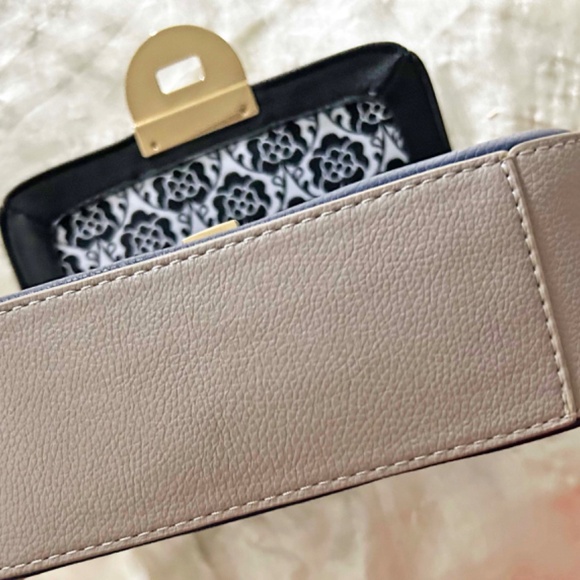 SATCHEL/CROSSBODY, EMMA FOX, LEATHER, BLACK NAVY BEIGE, HAS TOP HANDLE, REMOVABL - Picture 4 of 14